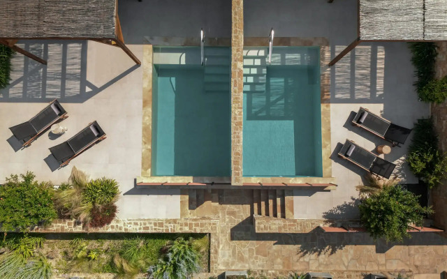 Pnoes Luxury Suites