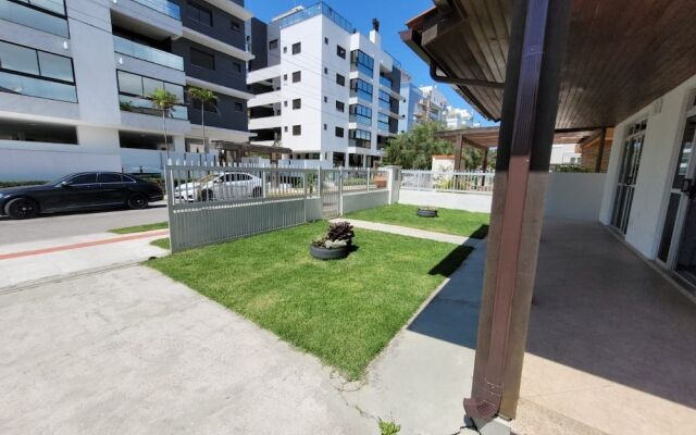 Casa Master com Piscina Gov Celso Ramos