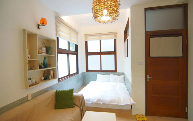 Two Meters Lane Two Hall