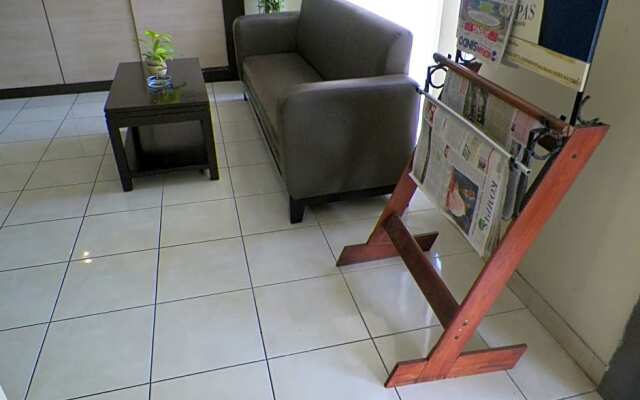 RedDoorz @ Jalan Sriwijaya Semarang