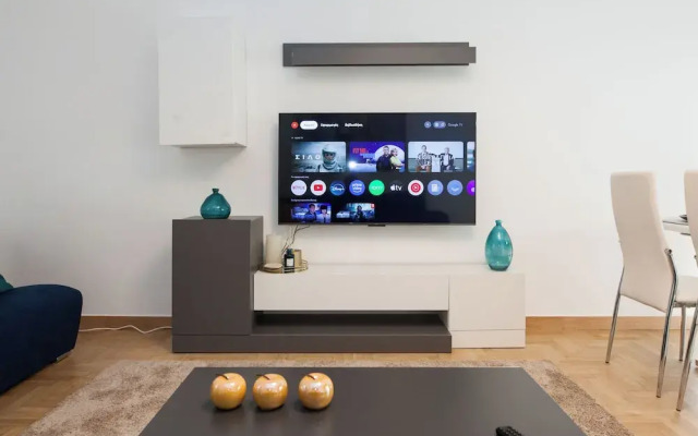 Stylish Renovated 2 Bd Apt in Exarcheia