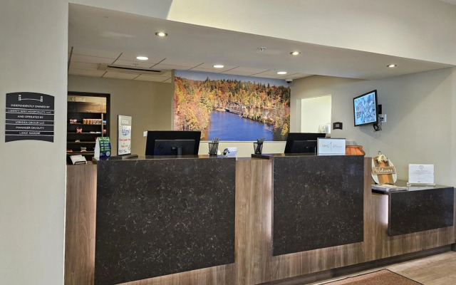 Staybridge Suites Marquette by IHG
