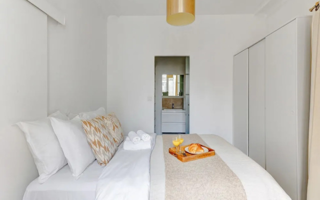 Elegant 1BR Steps to Marais & Louvre