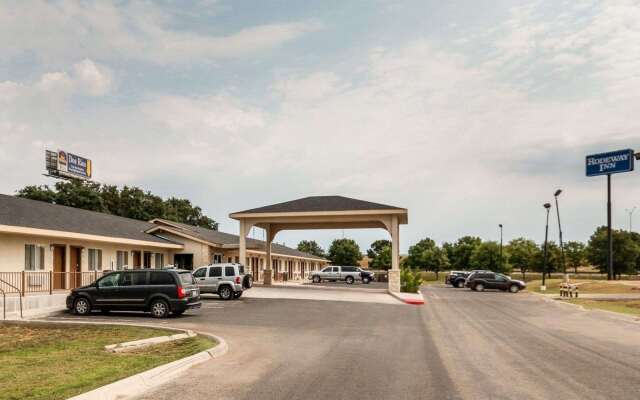 Motel 6 Junction, Texas - Llano River