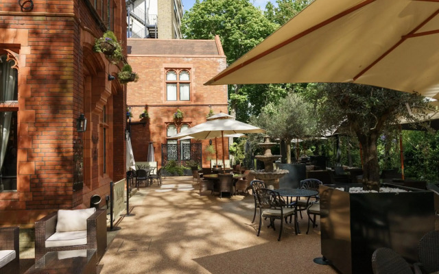 St Paul's Hotel