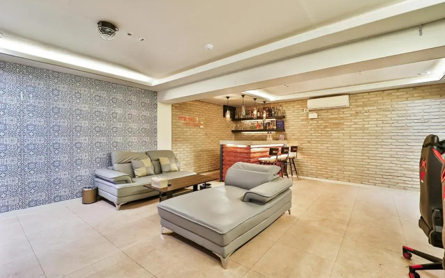DK Hotel