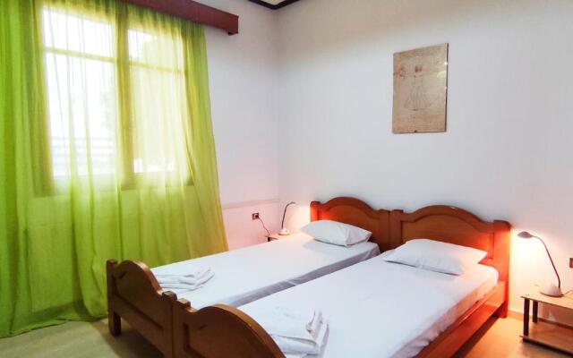 Fouli Studios & Apartments