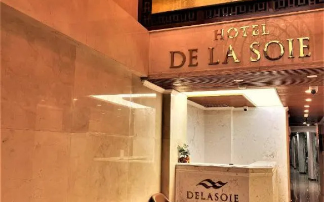 DE LA SOIE Hotel & Travel
