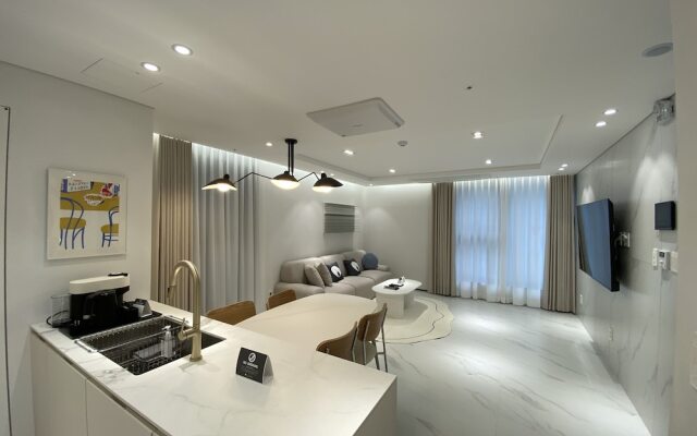 Hotel the Designers LYJ Suite Yeoksam