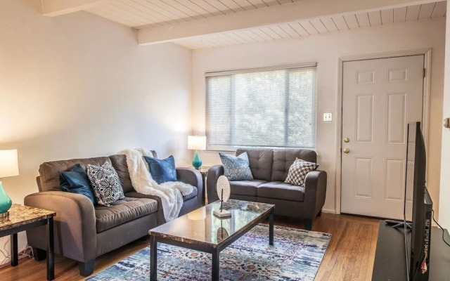 Sunny Two Bed in Richmond