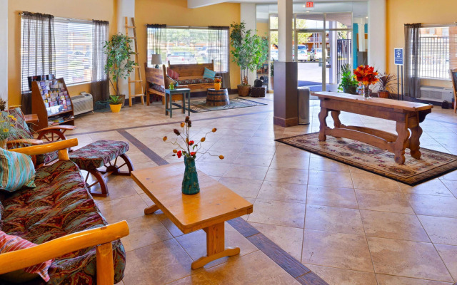 The Classic Desert Aire Hotel