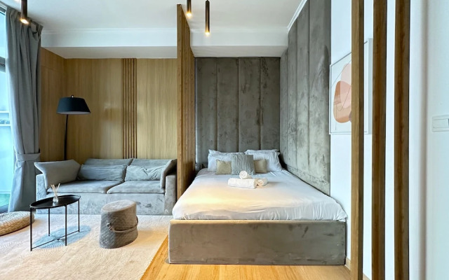 Ultra Luxury Flat Fully Upgrade &Balcony