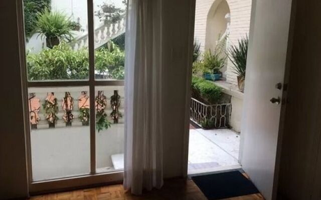 Nice And Practical Apt Mas Patio