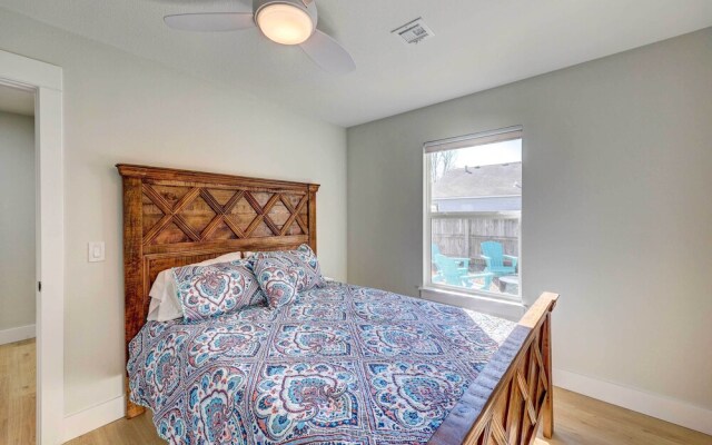 Chic Bentonville Home w/ Patio & Fire Pit!