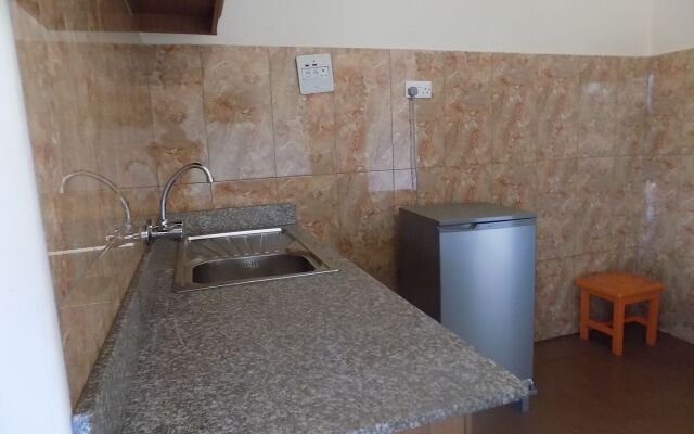 Olina Hotel and Apartments