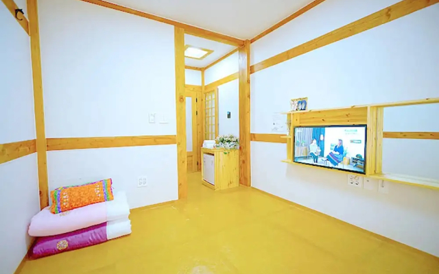 Lee Ga Hanok