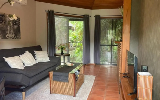 Forest Lodge: Bali-Style Retreat