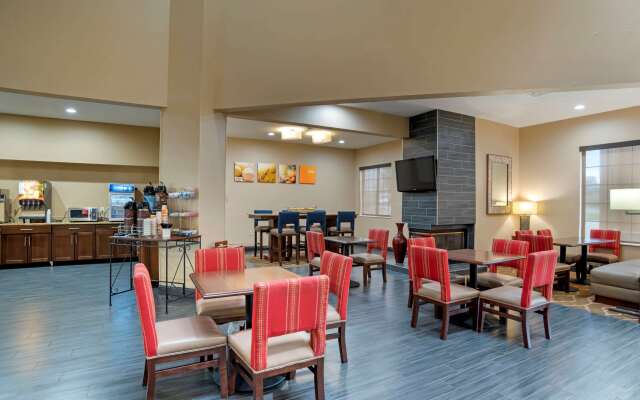 Comfort Suites Hattiesburg near University