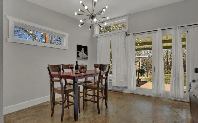 Romantic Casita With Grill ten min From Downtown!