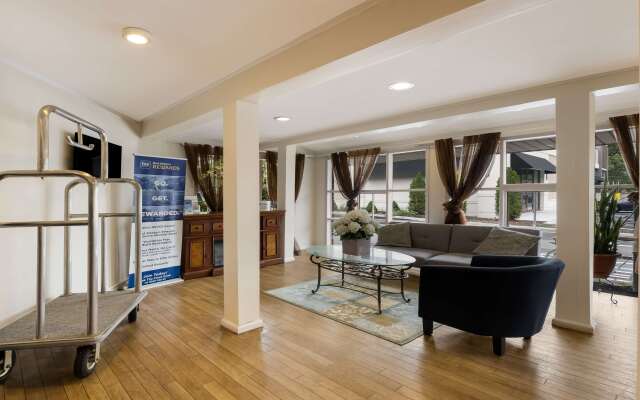 SureStay Plus by Best Western Woodbury Inn