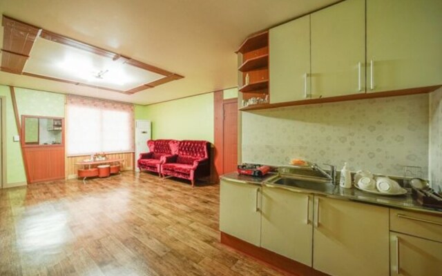 Ganghwado Lakeside & Sky Pension