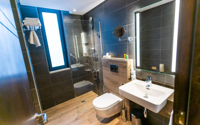 The Compass Hotel