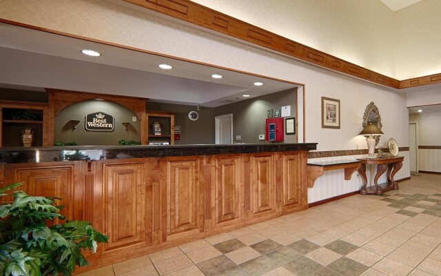 Best Western Bradbury Inn & Suites