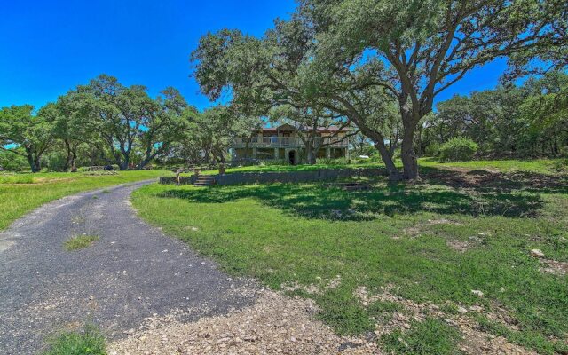 Countryside Cottage: 17 Mi to Downtown San Antonio