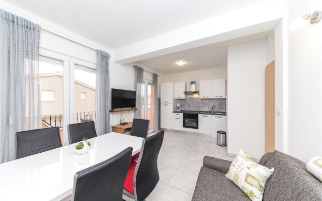 Awesome Apartment in Sevid With 2 Bedrooms and Wifi