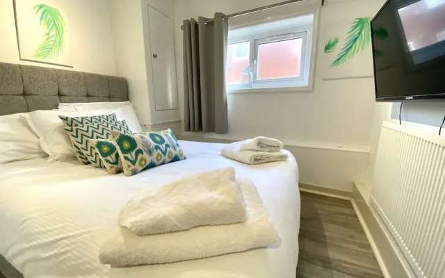 Kennedy House - Beachfront