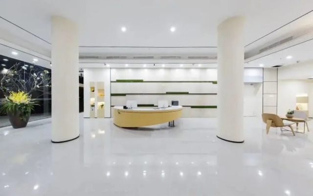 Yitian Hotel (Shishi Pedestrian Street)