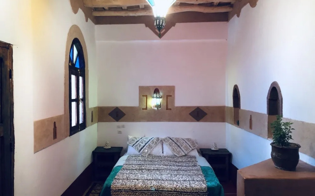 TAFSUT Guesthouse Stay with locals