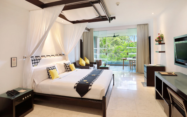 Legian Beach Hotel