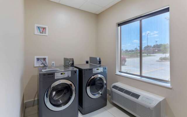 Comfort Suites West Monroe near Ike Hamilton Expo Center