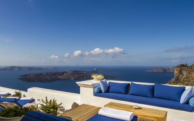 Iconic Santorini by Sandglass