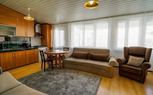 Serene and Central Flat With Balcony in Muratpasa