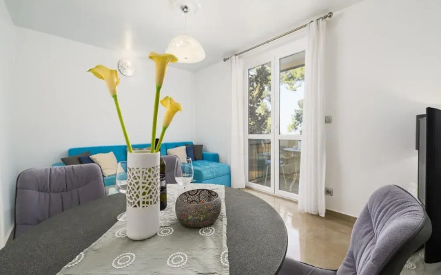 Premium Apartment With Patio