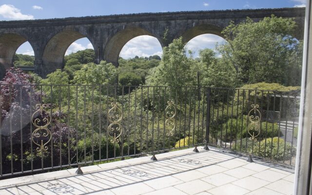 The Grange Guesthouse, Cefn-Coed