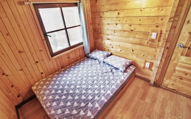 Buan Hosugatongnamu Pension