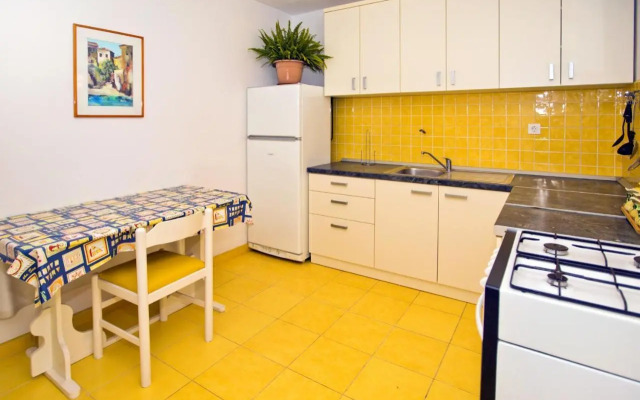 Apartment Tvrdni Dolac 4008c