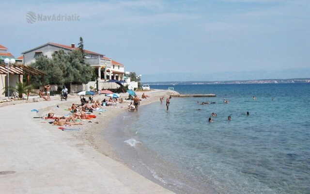 Nearby Beach, Modern Apartment Arena