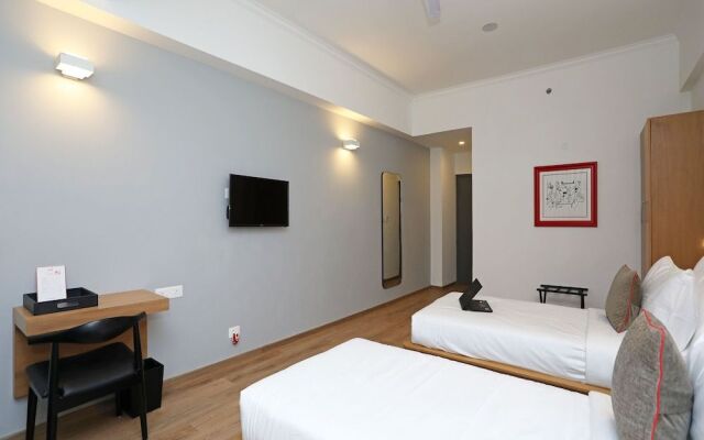 OYO Townhouse 028 Corporate Suite