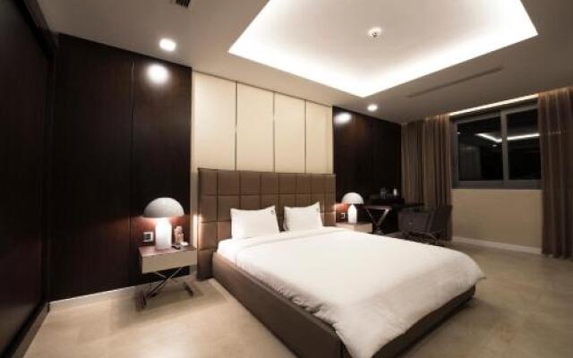THE FIVE - 5BR - Ocean Villas Da Nang
