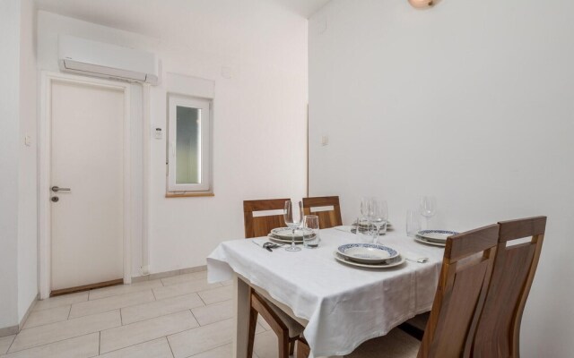 Nice Home in Sv.juraj With Wifi and 3 Bedrooms