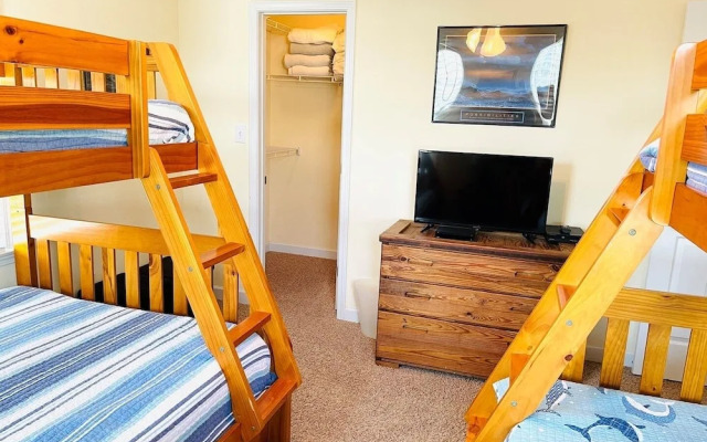 Angling Inn 4 Bedroom Home by RedAwning