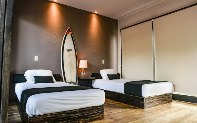 99 Surf Lodge