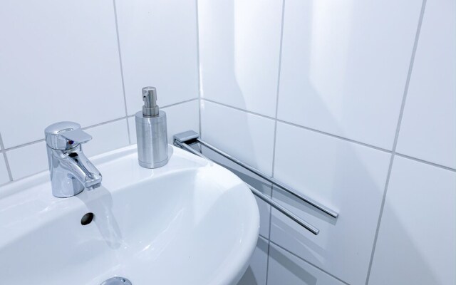 Relax Aachener Boardinghouse Main Train Station