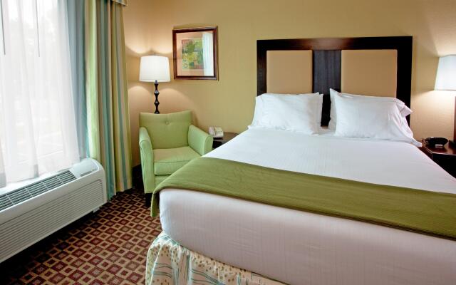 Holiday Inn Express & Suites Chaffee-Jacksonville West, an IHG Hotel