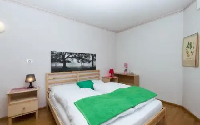 Apartments Villa Center Pic