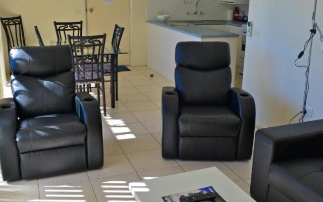 Beach House Holiday Apartments